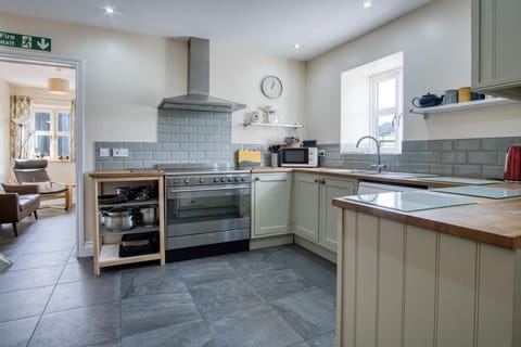 The Chaffhouse -  4 Bedroom - Llangennith (6705)