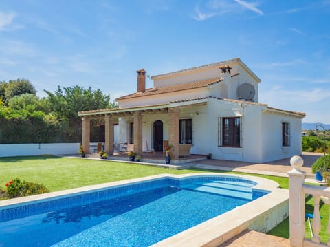 Country house with pool for 6 people in Alhaurín.