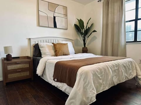 Queen Bed #bedroom 2