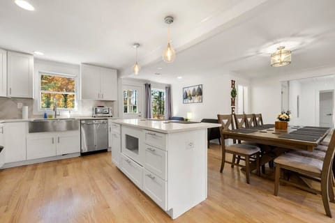spacious living and dining area