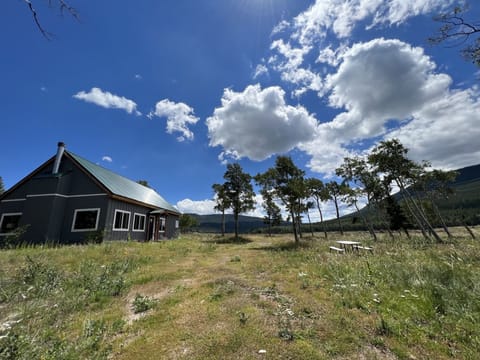 Cozy cabin surrounded by the stunning beauty of Forbes Park