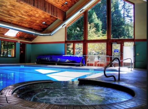 Clubhouse Heated Pool & Jacuzzi