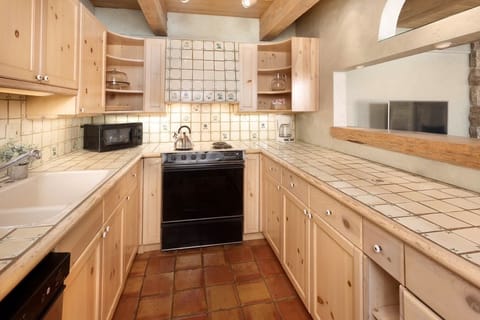 Cozy equipped kitchen