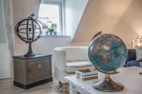 Suite la Baleine - Sitting area (Decoration detail)