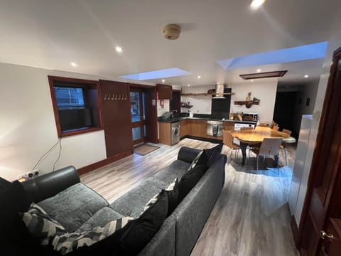 11B6F431 5519 448A B911 360513A41CEB