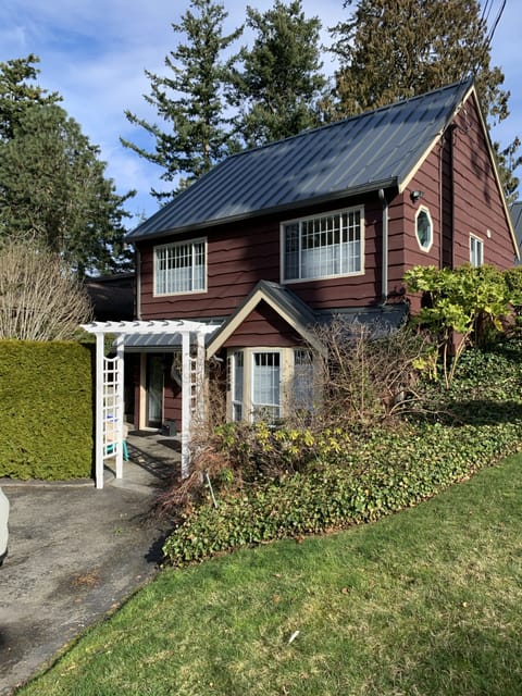 New England Arbour added