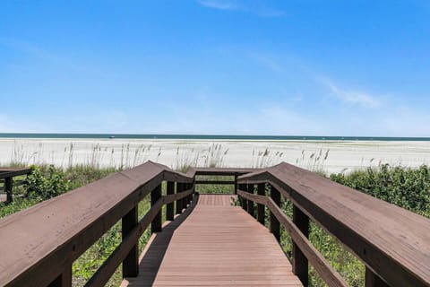 Welcome to the Sunset House with Private Beach Access