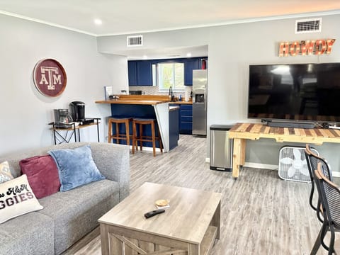 Beautiful spacious living room!