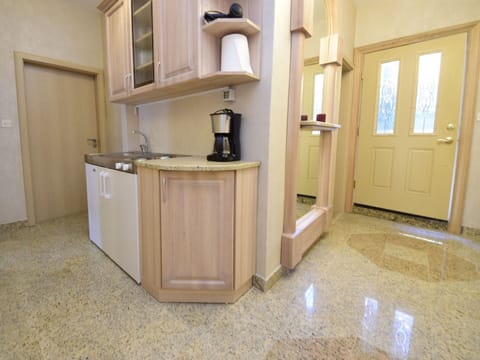 Water, Sky, Mountain, Azure, Beach, Coastal And Oceanic Landforms, Leisure, Horizon