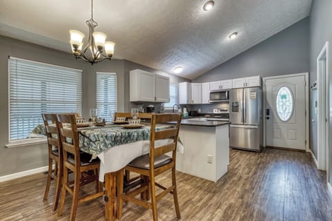 Vacation Rental in the Smokies "Wolff Lodge" - Dining table and fully furnished kitchen