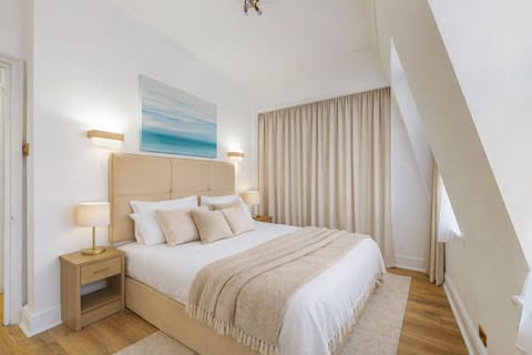 Your quiet Mayfair retreat