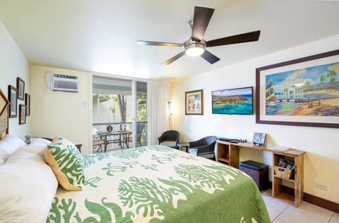 Comfortable accommodations in the heart of Downtown Kona