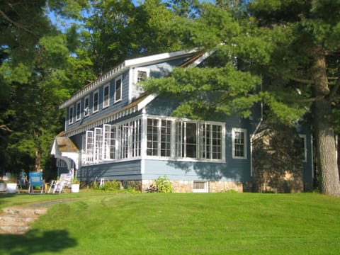 The Big House which sleeps 11 people in 5 bedrooms. 5 bathrooms upstairs. 1 down