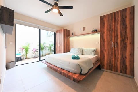 Bedroom with Private Patio and Outdoor Warm Tub