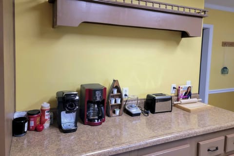 Kitchen | Dishware/Flatware | Toaster | Blender | Crock-Pot | High Chair