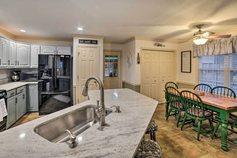 Kitchen | Dining Area