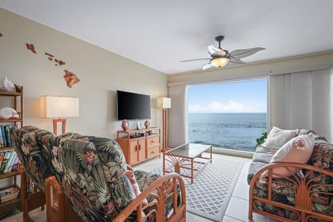 Large picture window to see the amazing view of the ocean