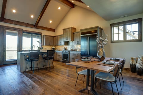 Kitchen and dining room area