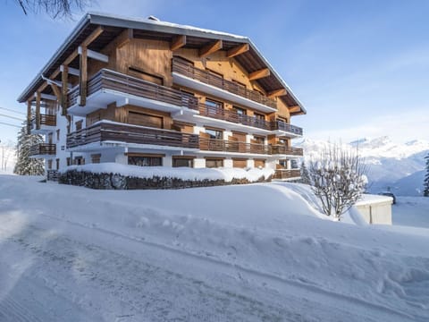 Sky, Building, Snow, Window, Slope, Tree, Plant, House, Wood, Cloud