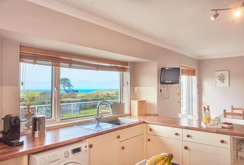 Seawynds, Trelights. Ground floor: Kitchen