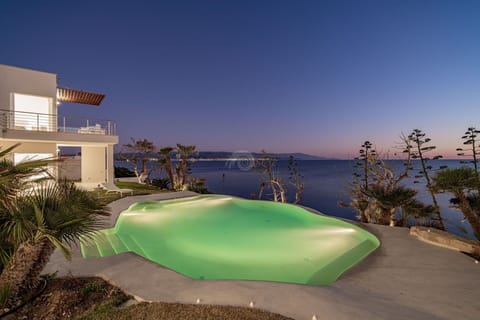 Building Exterior, Pool
