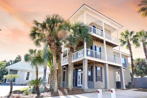 Lazy Marlin Exterior