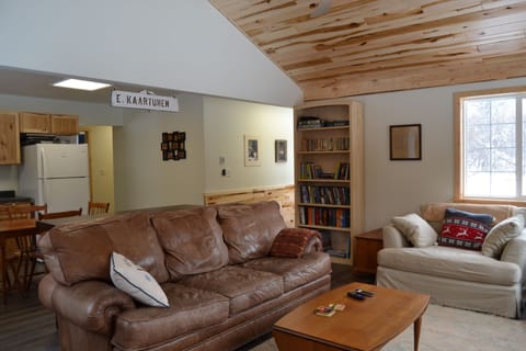 Entry hallway leadins into the open living space w/games, puzzles, & books
