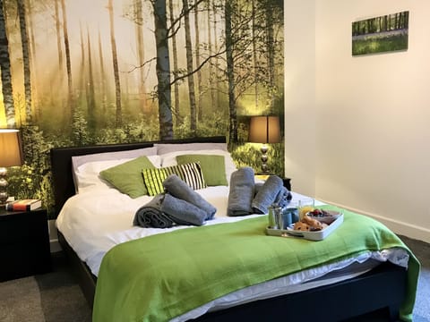 Bedroom 2 - Relaxing design with comfy king size bed