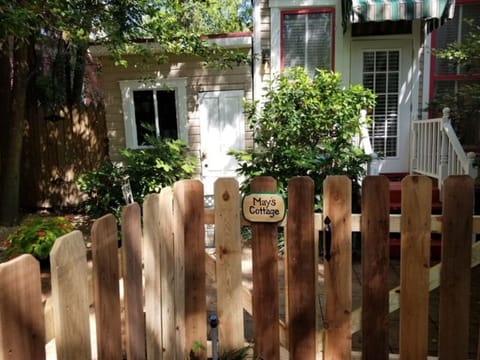 Private garden opens to larger Inn garden