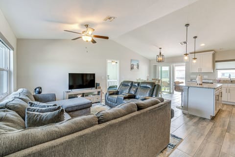 Port Charlotte Vacation Rental | 2BR | 2BA | Step-Free Access | 1,300 Sq Ft