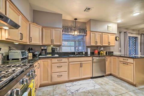 Kitchen | Coffee Maker | Toaster | Toaster Oven | Blender | Crock-Pot