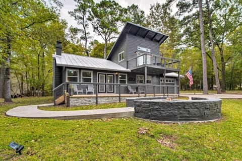 Coldspring Vacation Rental | 3BR | 2BR | Stairs Required | 1,160 Sq Ft