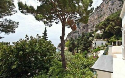 villa-marina-little-beach-capri-villa-external