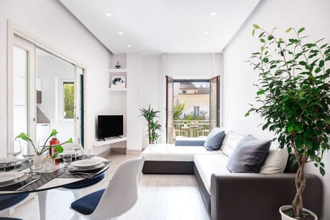 total-white-home-sorrento-apartment-living-room