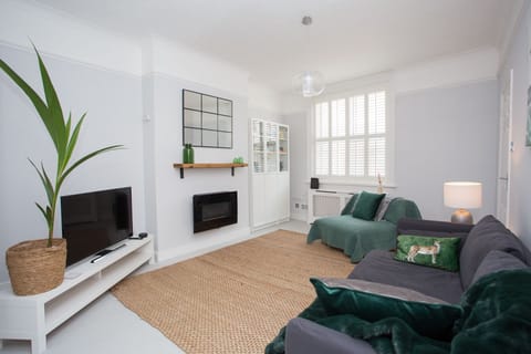 Living Room / Lounge