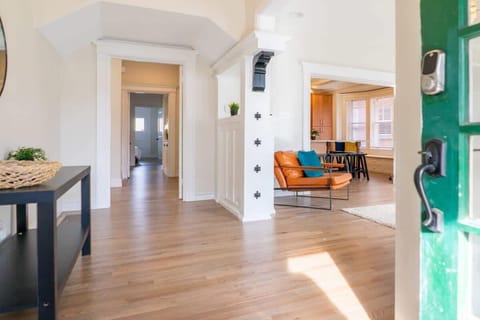 Plenty of wide open space - Lower Unit