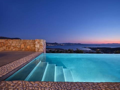 Infinity poll with sea view