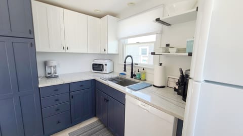 Nicely equipped kitchen