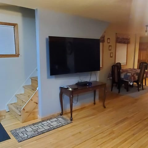 Miners Lodge - Cozy and one block from the snowmobile/atv trails. House in Wisconsin
