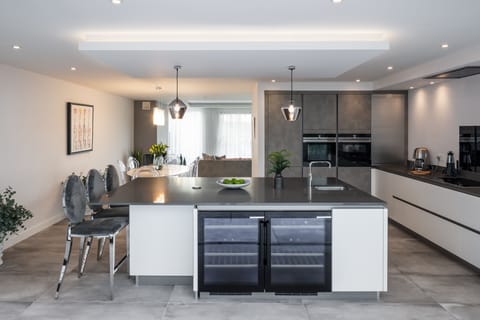 Dual wine fridges, Quooker boiling water tap in Island, mood lighting