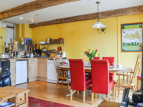 Open plan living space | Peacock Cottage - Coity Bach, Talybont-On-Usk