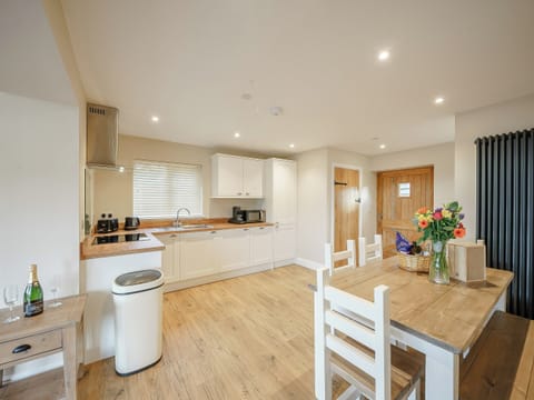 Open plan living space | Tyr Ywen Cottage, Llantilio Pertholey