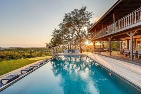Heated Infinity Pool
