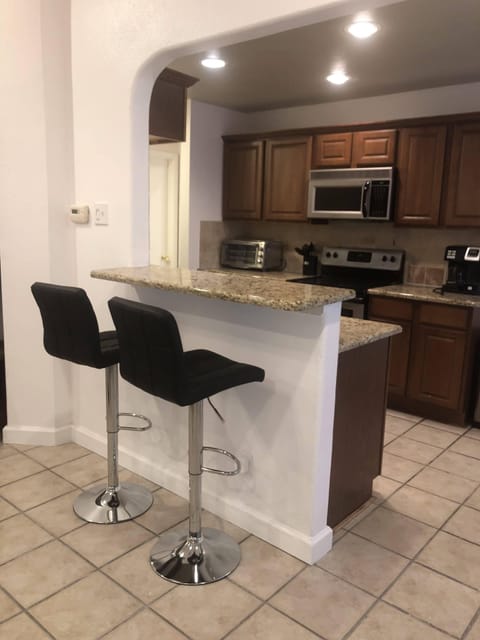 Living Room/Kitchen bar