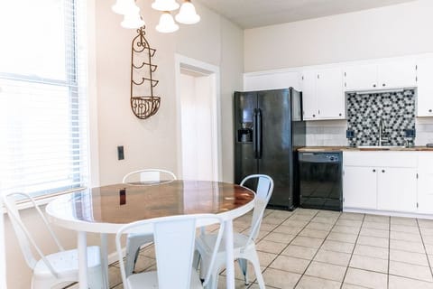 Kitchen - custom breakfast table