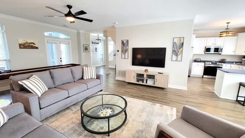 Enjoy all the comforts of home when you stay at Coastal Breeze Retreat