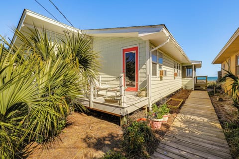 Topsail Beach Vacation Rental | 3BR | 2BA | Entry Stairs Required | 1,200 Sq Ft