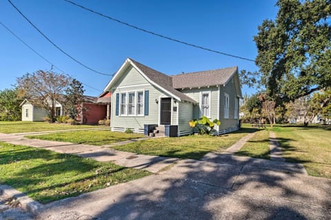 Lake Charles Vacation Rental | 2BR | 1BA | Stairs Required | 1,000 Sq Ft