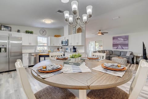 Kitchen & Dining Area | Keurig Coffee Maker | Ice Maker | Water Filter