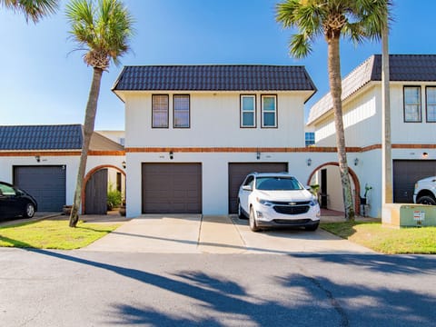 Welcome to Moonlight Beach Villa & Studio